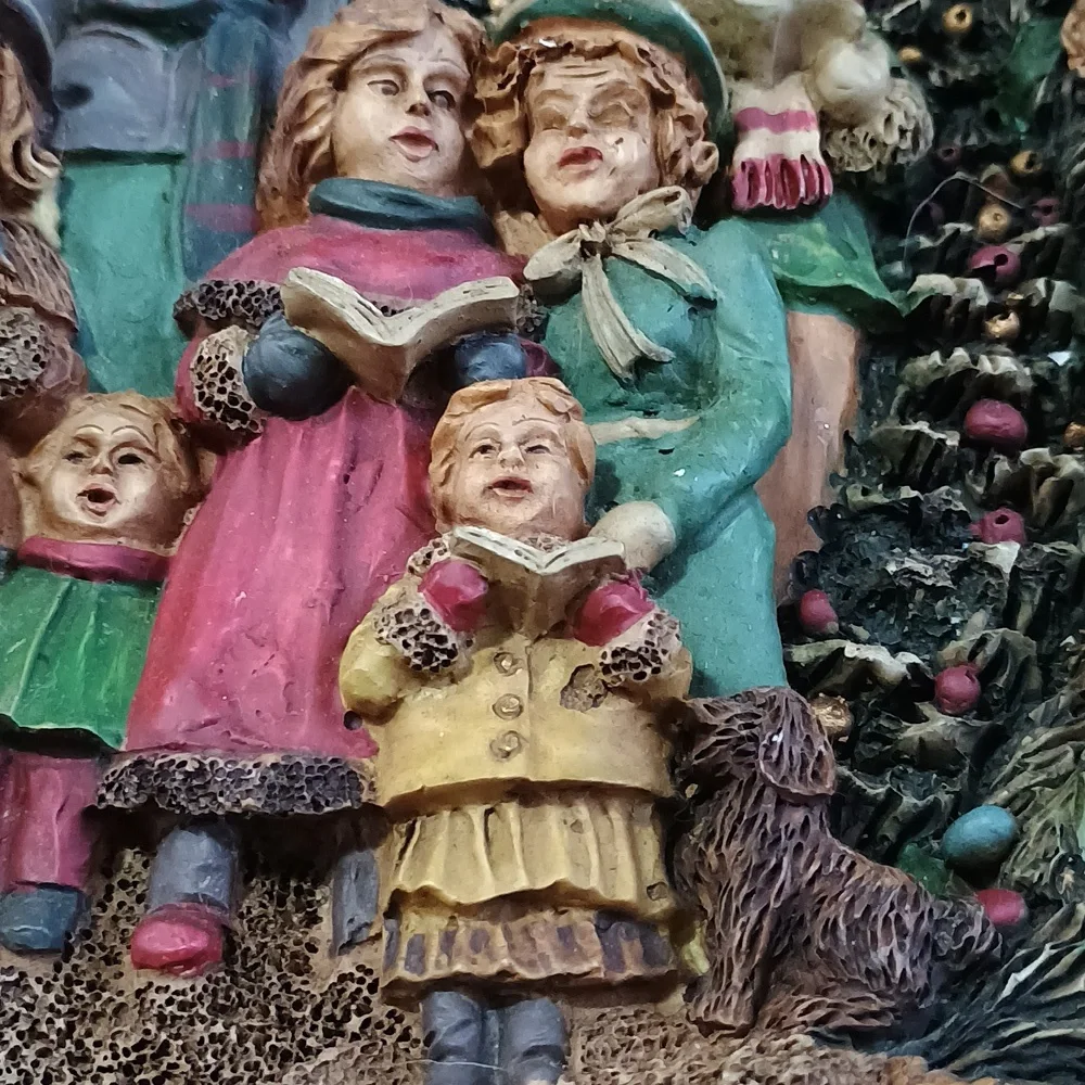 Vintage Fitz & Floyd Holiday Carolers Wreath Decoration